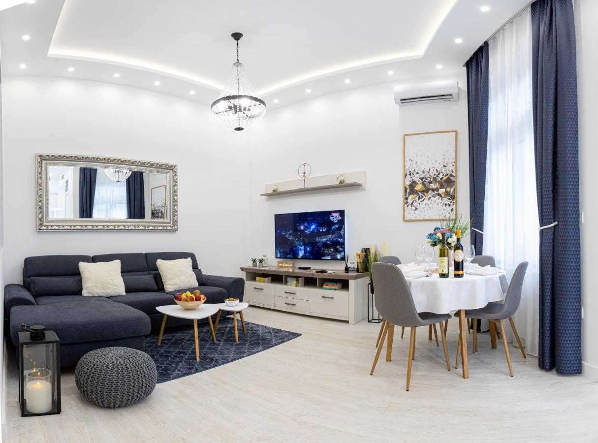 Theatre Square Apartments Новий Сад Екстер'єр фото
