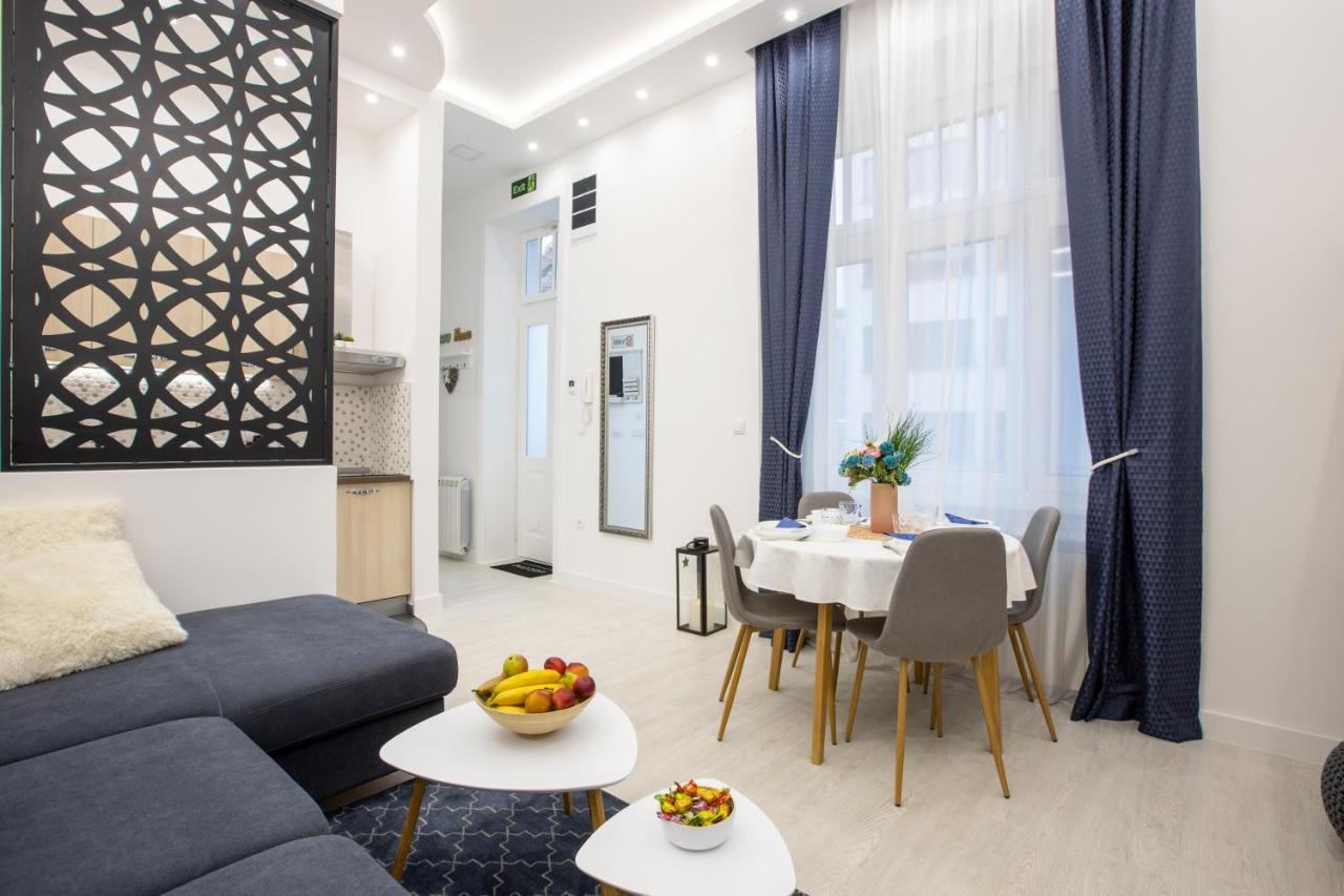 Theatre Square Apartments Новий Сад Екстер'єр фото