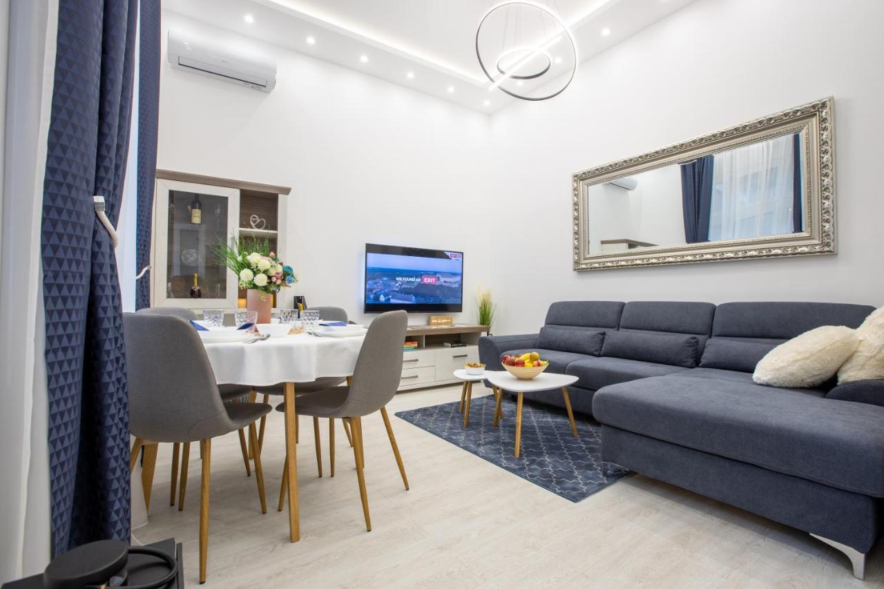Theatre Square Apartments Новий Сад Екстер'єр фото