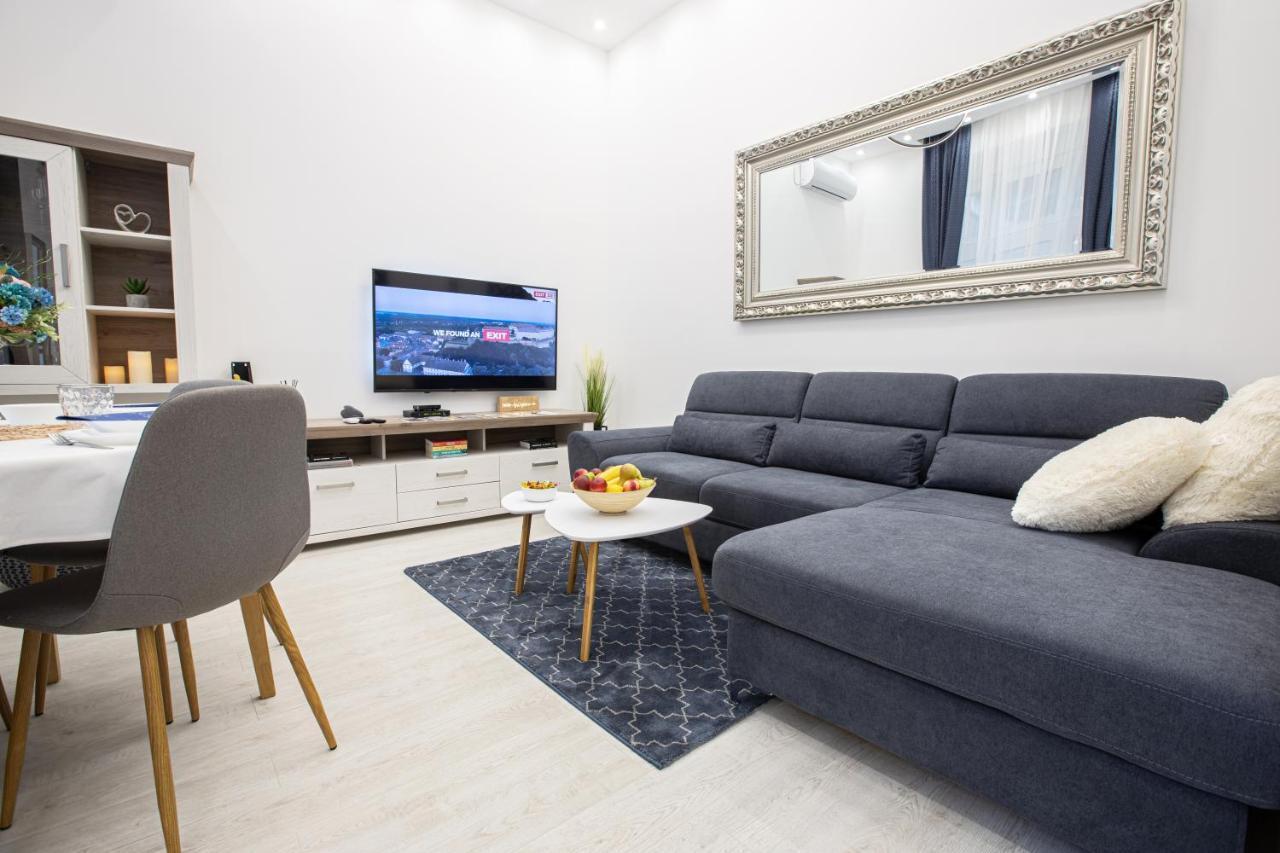 Theatre Square Apartments Новий Сад Екстер'єр фото